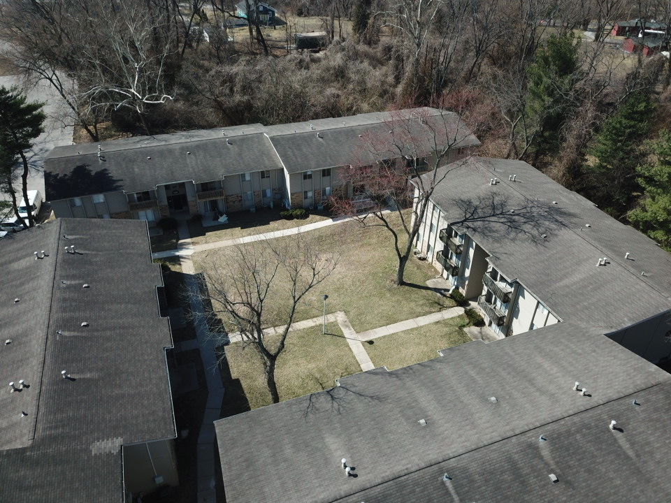 Windham Chase Apartments exterior in Saint Louis, MO