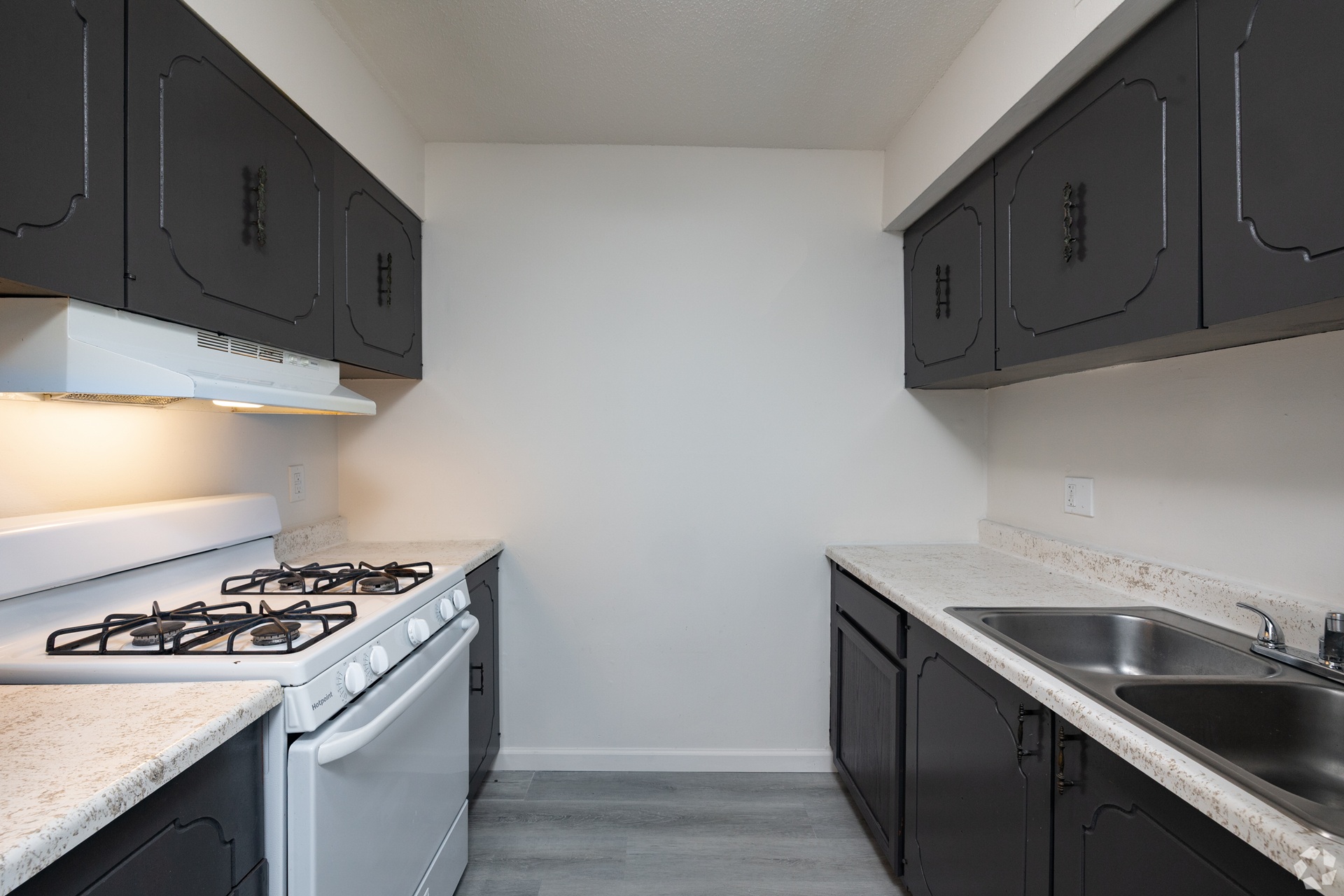 Windham Chase Apartments kitchen in Saint Louis, MO